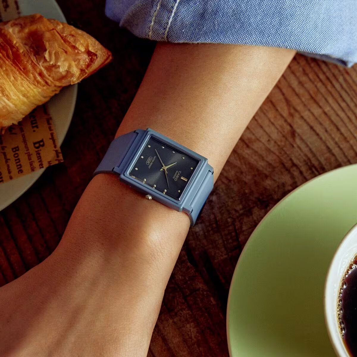 ΓΥΝΑΙΚΕΙΟ ΡΟΛΟΙ CASIO MQ-38UC-2A2ER + ΚΟΥΤΙ