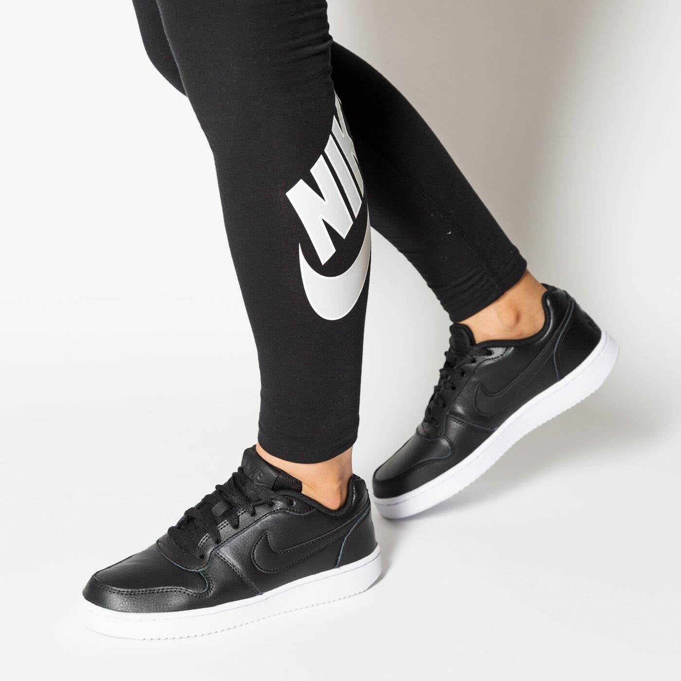 Γυναικεία δερμάτινα αθλητικά παπούτσια Nike Ebernon Low μαύρα αθλητικά παπούτσια (AQ1779-001)