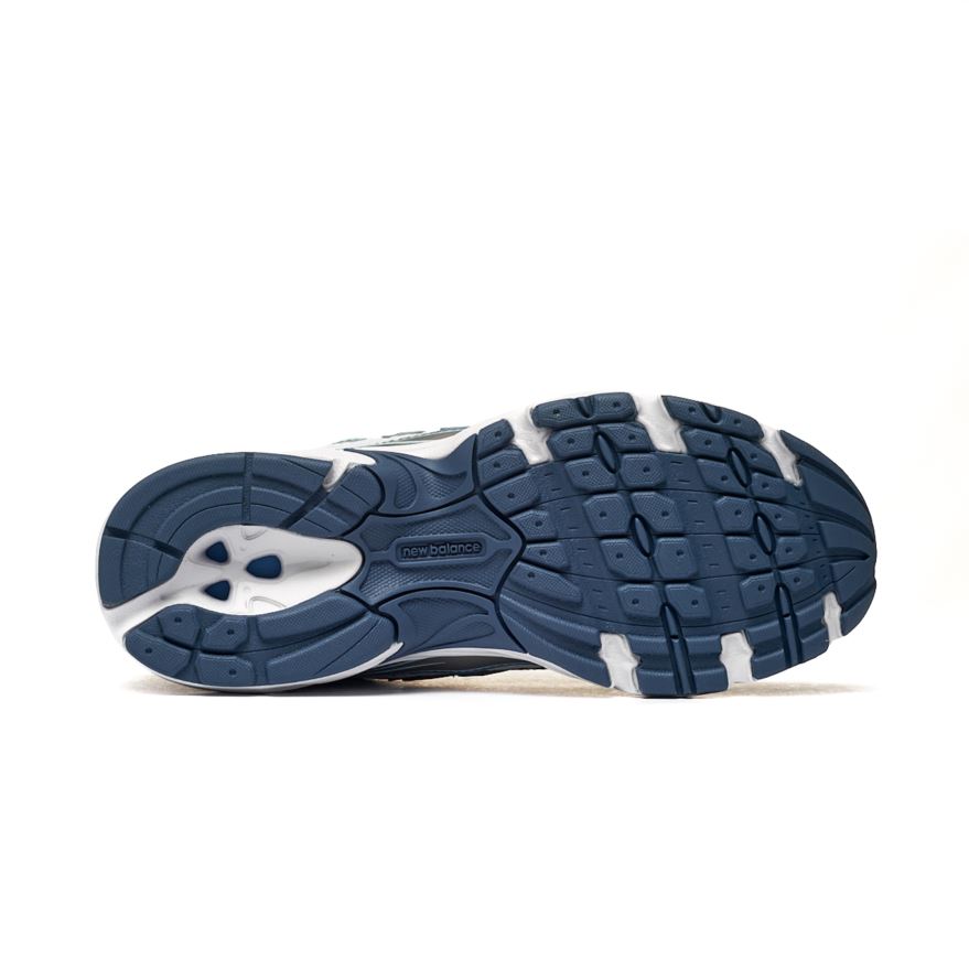New Balance U740ST2