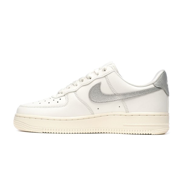 Nike W AIR FORCE 1 '07 ESS TRND DQ7569-100